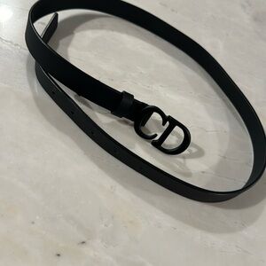 Matte black Christian Dior CD thin belt